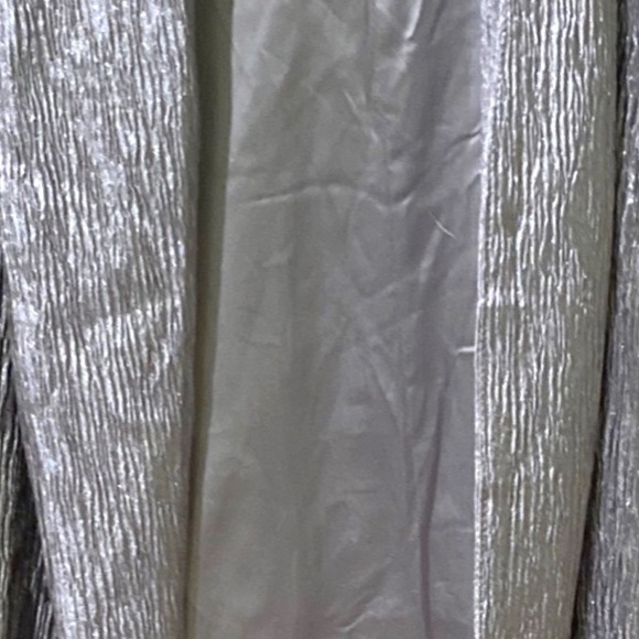 NWT Astr The Label Ayla Metallic Plisse Blazer - Picture 9 of 16